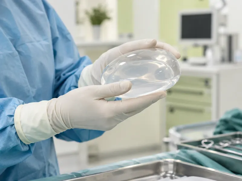 Zvětšení prsou implantáty