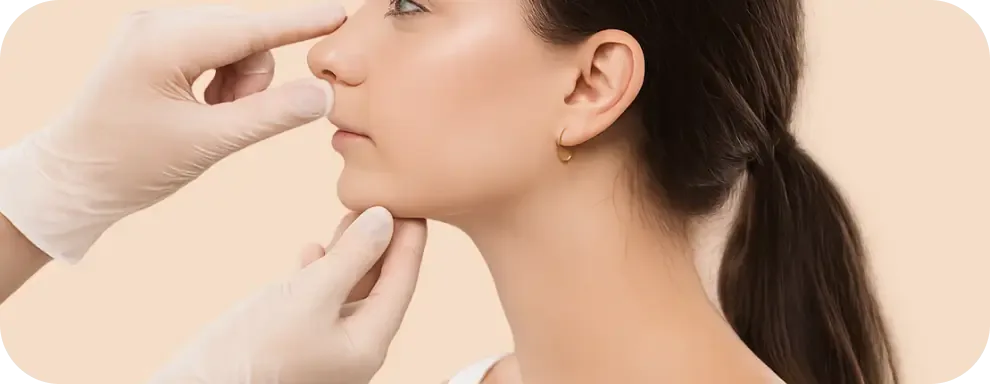 A doctor examines the nose at a consultation